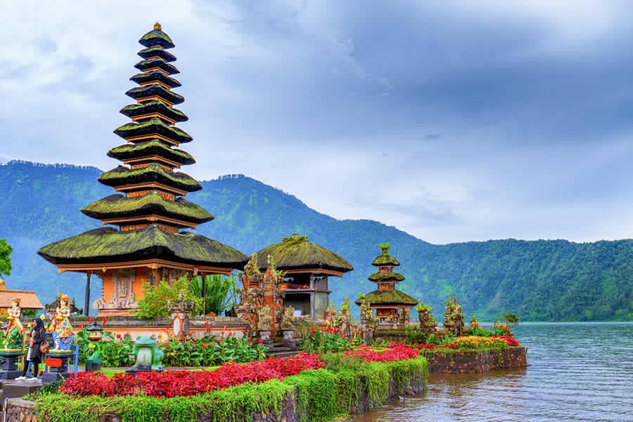 Bali Travel Guide: Exploring the Island of Paradise